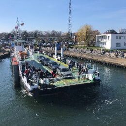 Auto-Personenfährverkehr Hohe Düne - Warnemünde